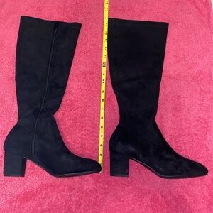 White Mountain Black Suede Knee High Heeled Boots 8M